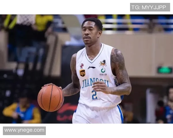 马尚布鲁克斯：从篮球场上的闪耀星辰到生活中的坚韧奋斗者